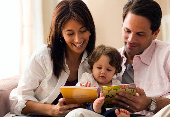reading-to-baby-584
